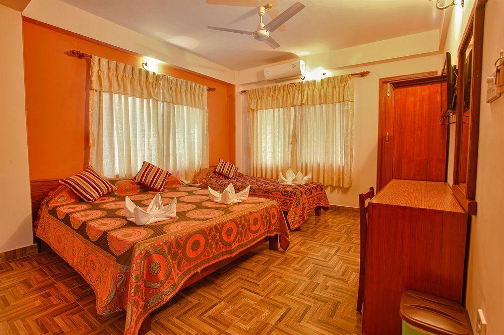 Hotel Crystal Palace Похара Екстериор снимка