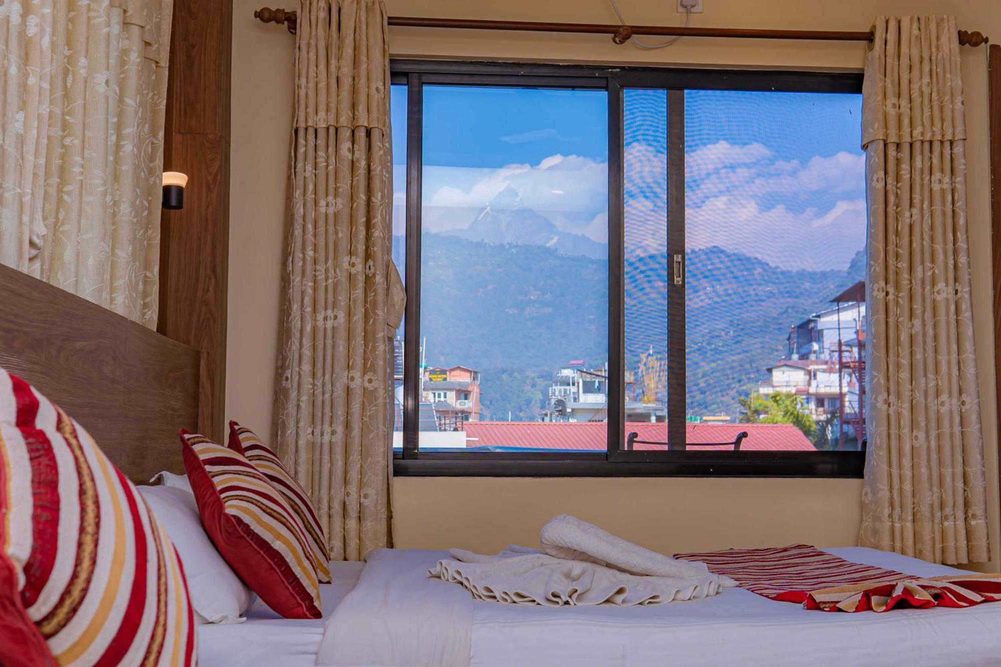 Hotel Crystal Palace Похара Екстериор снимка