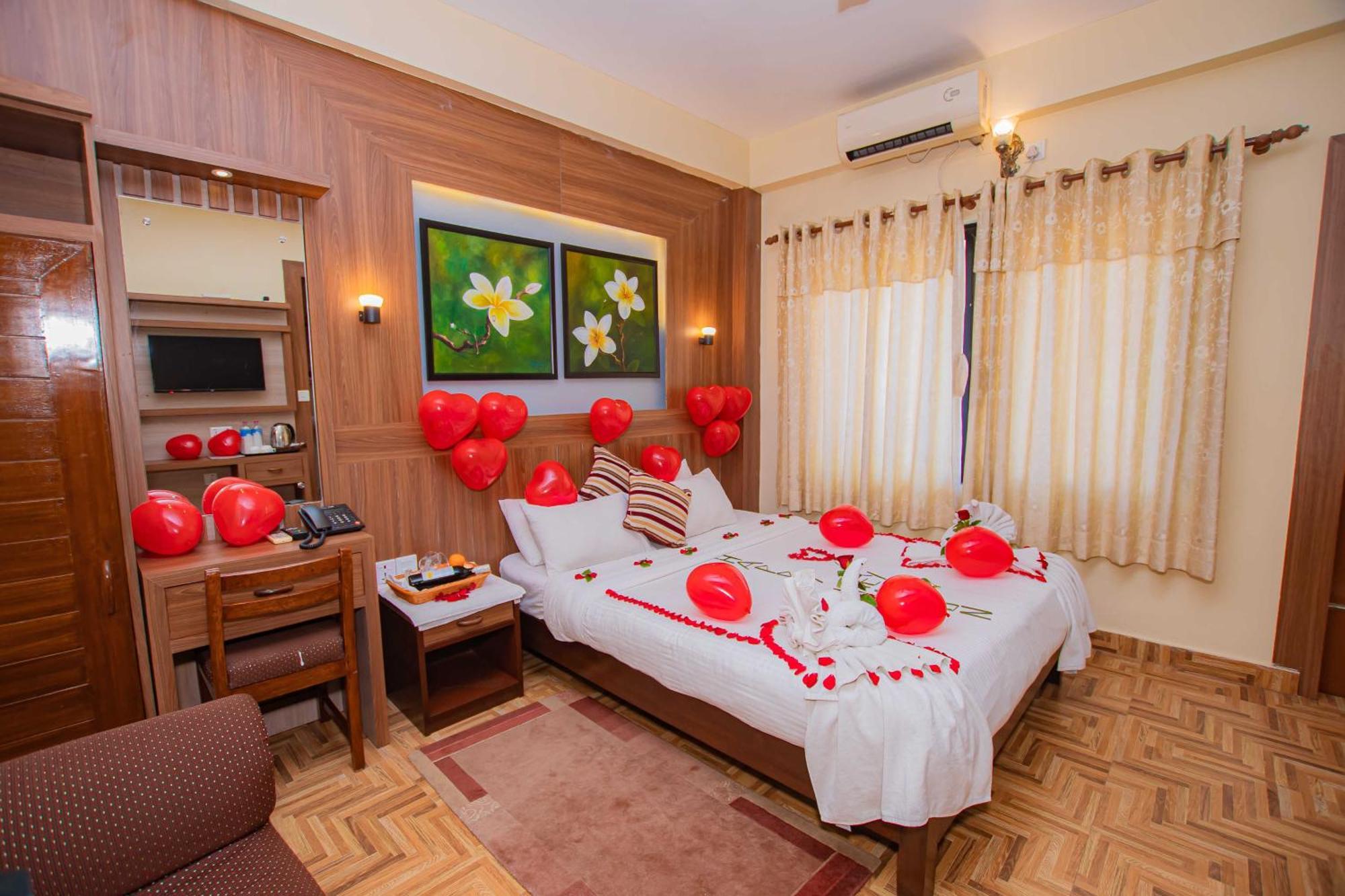 Hotel Crystal Palace Похара Екстериор снимка