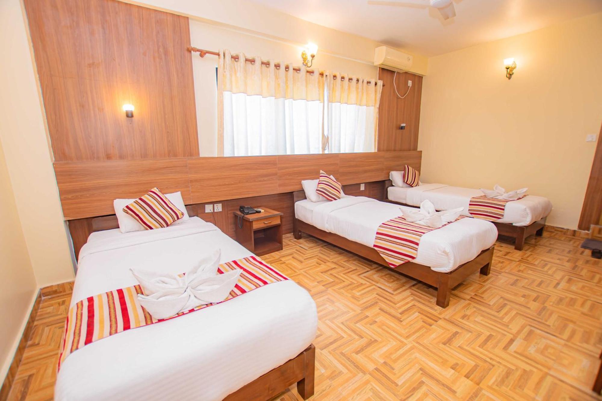 Hotel Crystal Palace Похара Екстериор снимка