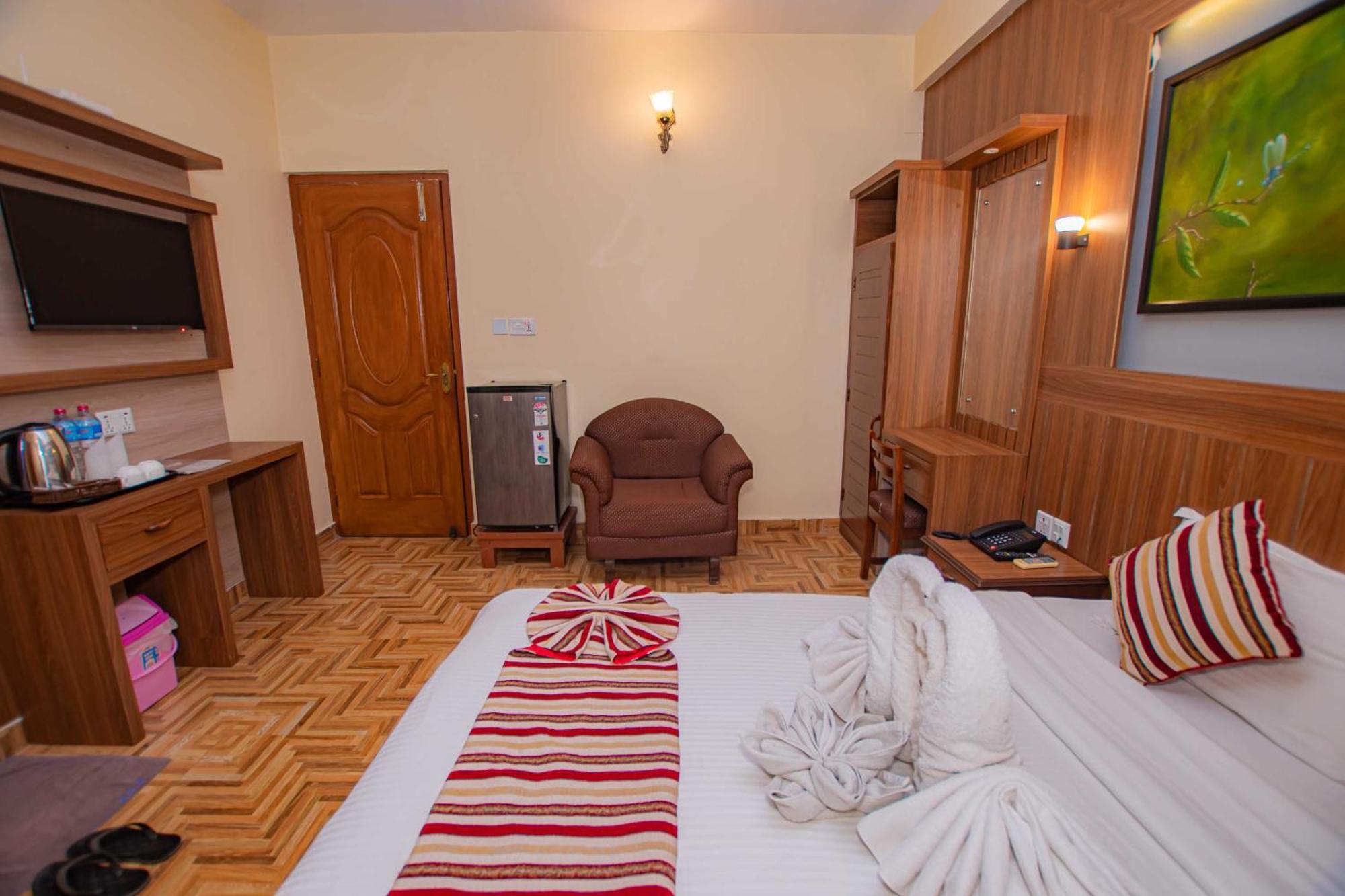 Hotel Crystal Palace Похара Екстериор снимка