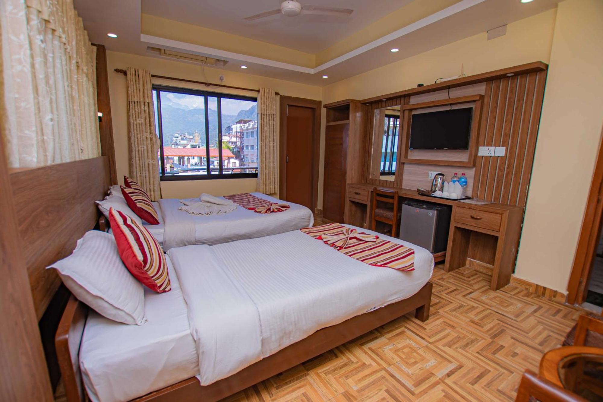 Hotel Crystal Palace Похара Екстериор снимка