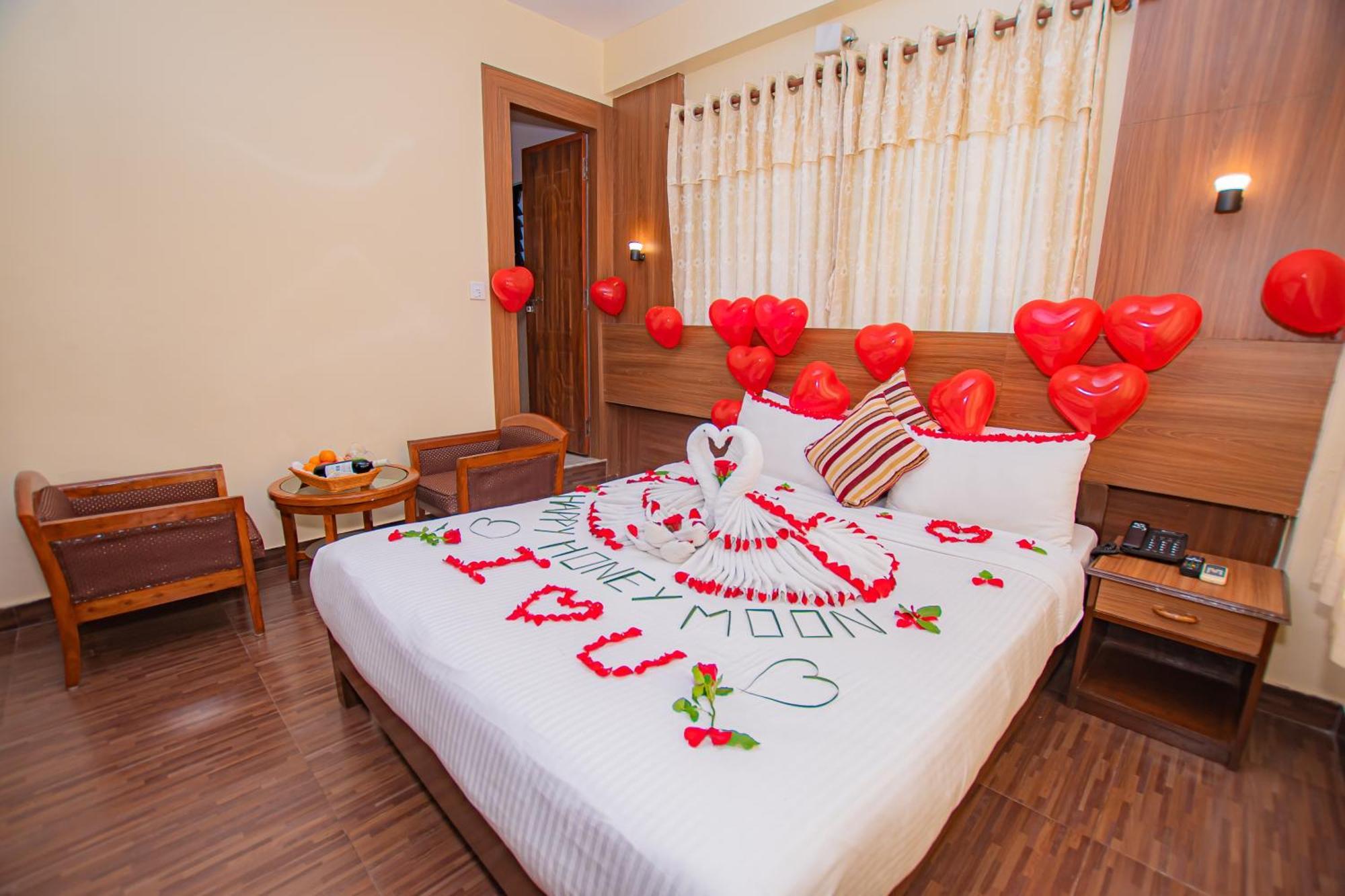 Hotel Crystal Palace Похара Екстериор снимка