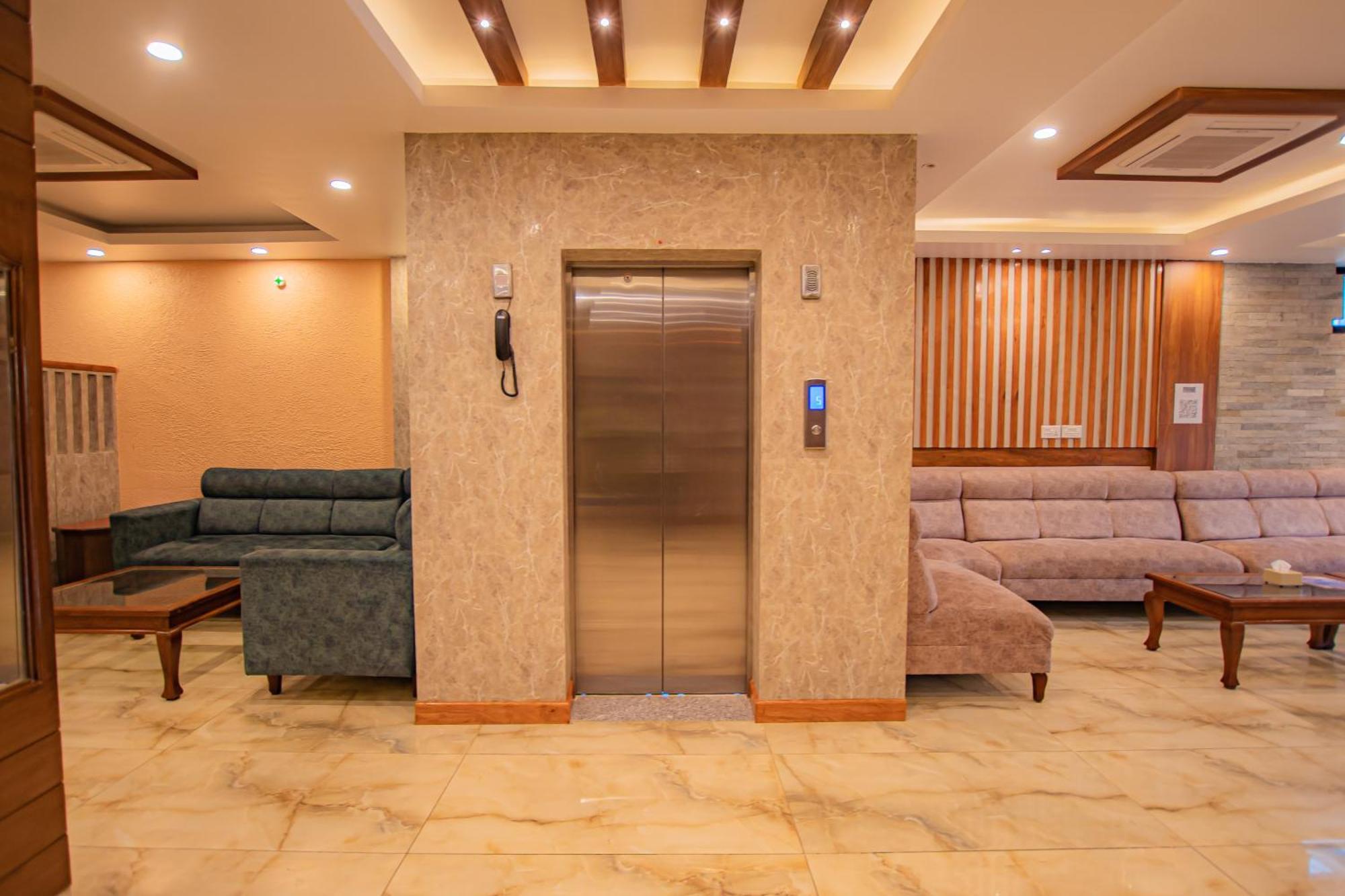 Hotel Crystal Palace Похара Екстериор снимка